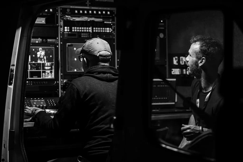 Papagaio Loiro - Fotos - Broadcasting e Transmissão